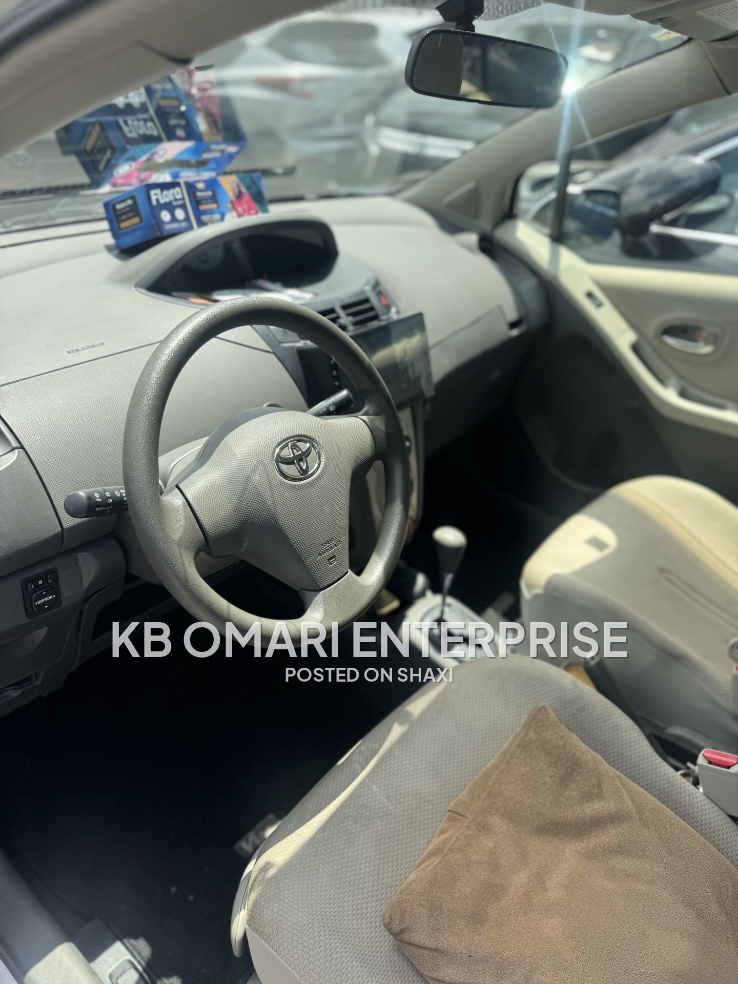 Toyota Vitz photo 5