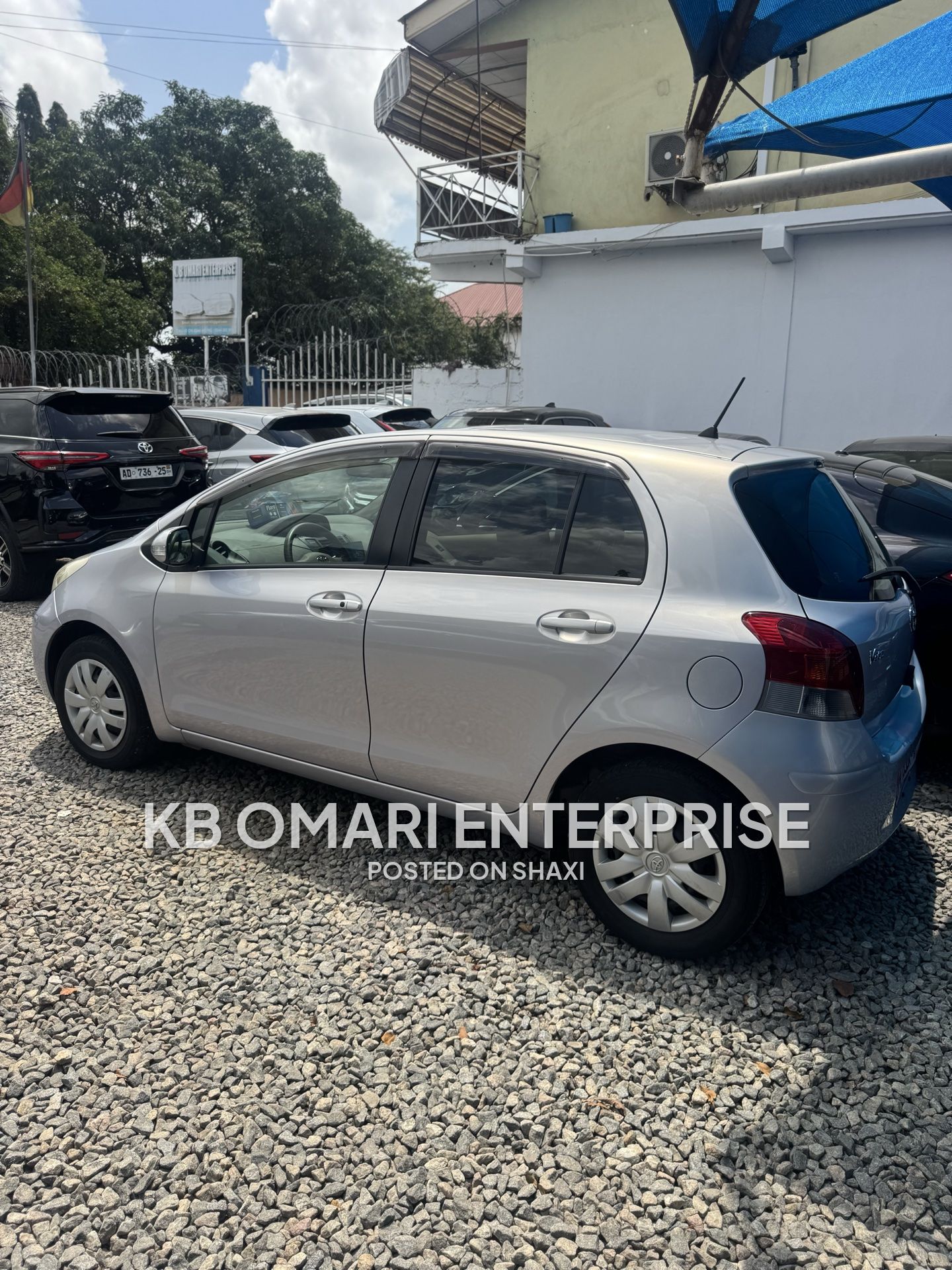 Toyota Vitz photo 1