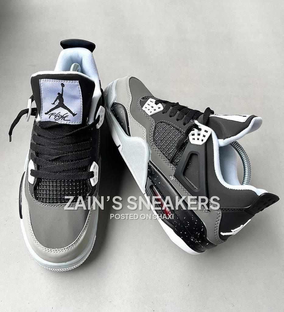 Jordan 4 photo 3