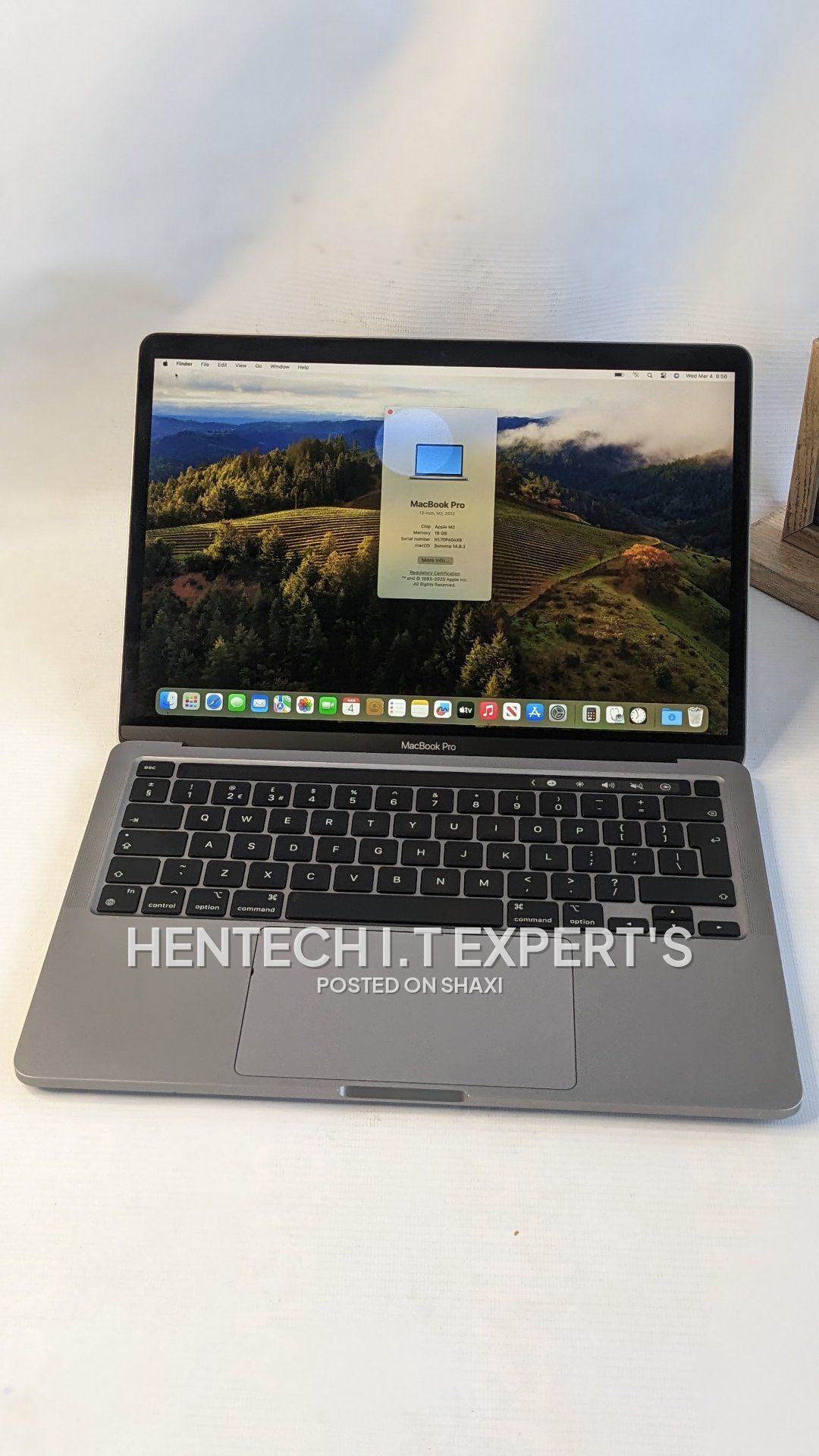 Apple MacBook pro m2 2022 16gb ram 256gb SSD drive photo 4
