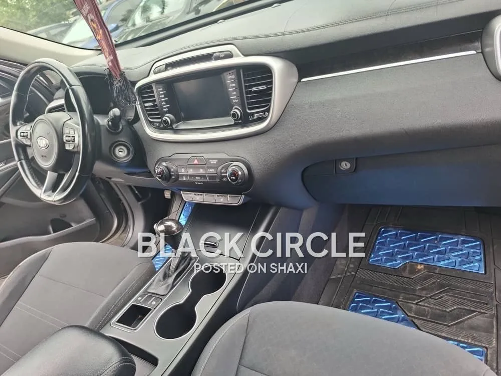 Kia Sorento 2017 model Solid engine photo 8
