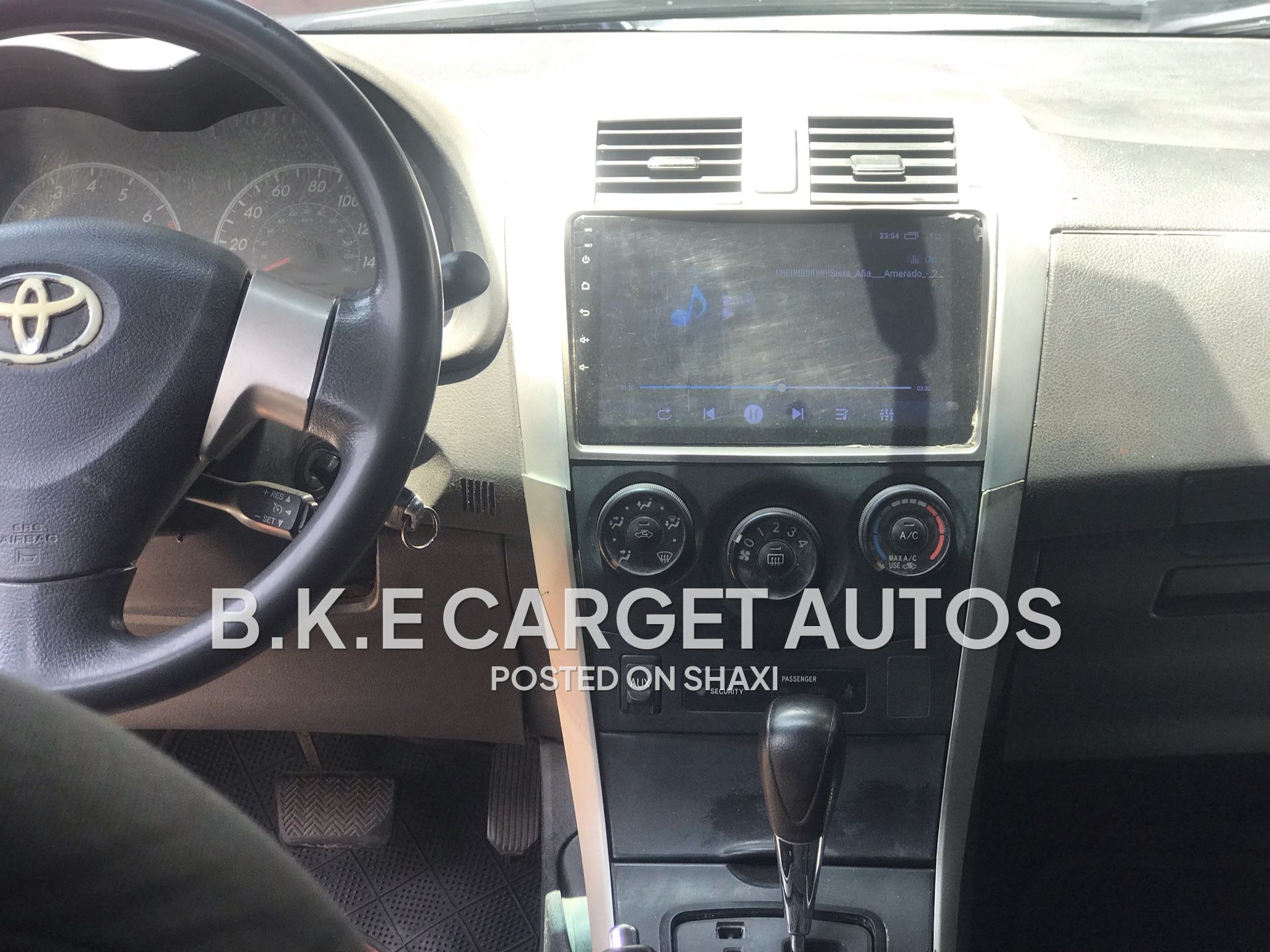 2010 Toyota Corolla photo 3