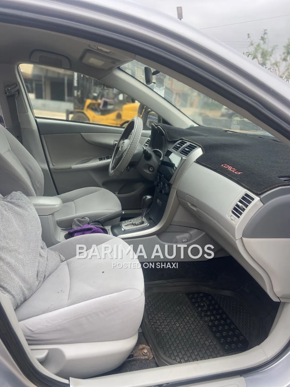 2010 toyota Corolla photo 8