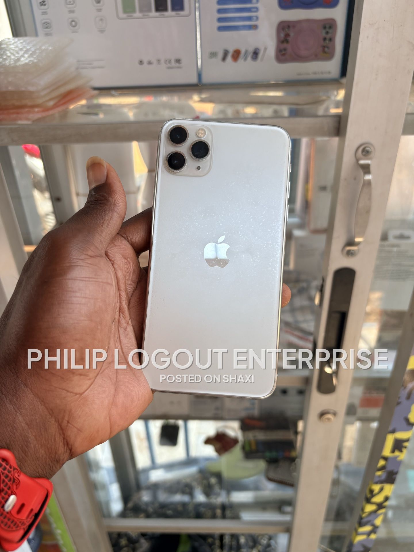 iPhone 11PRO max 64 photo 1