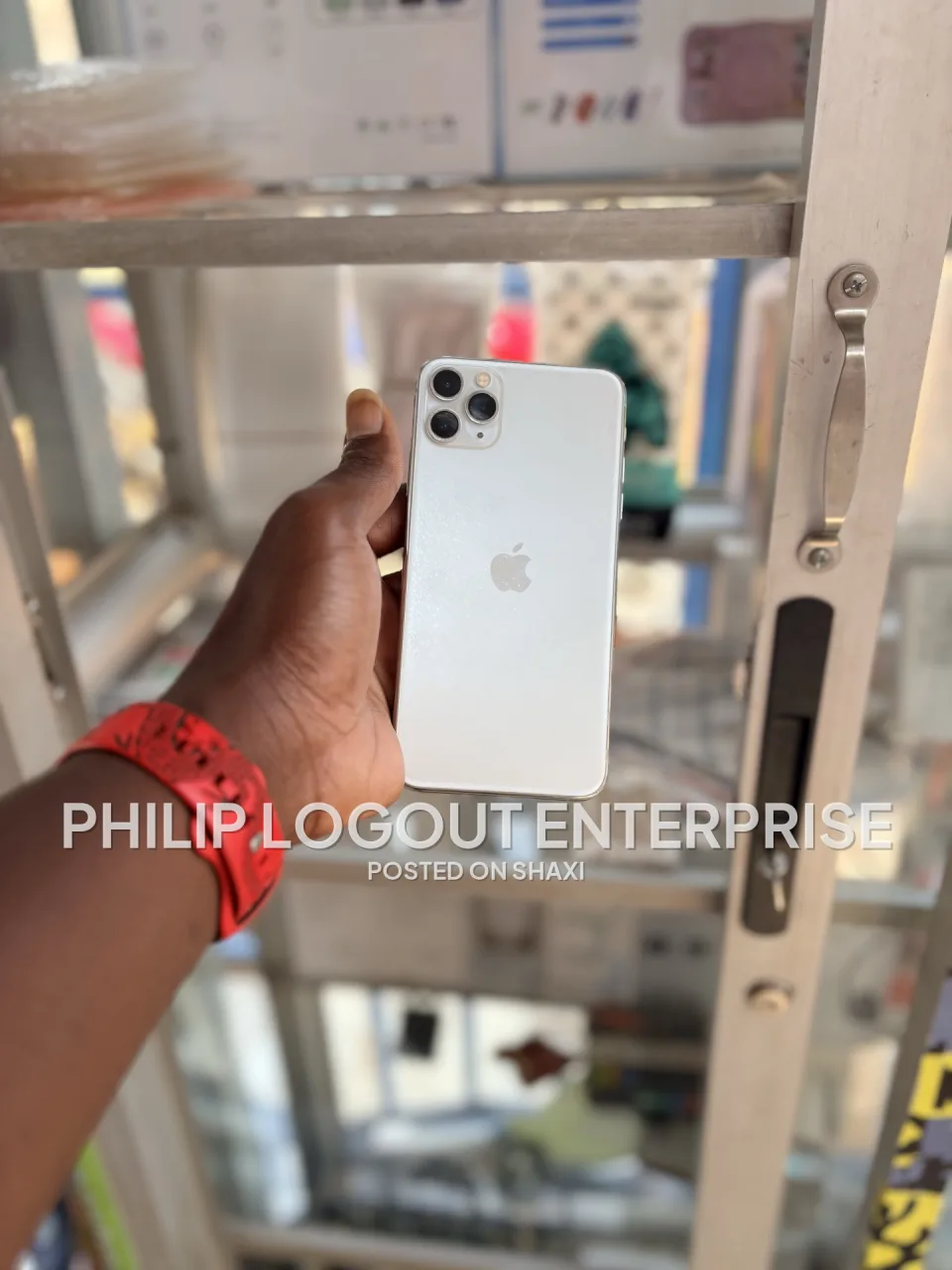 iPhone 11PRO max 64 photo 2