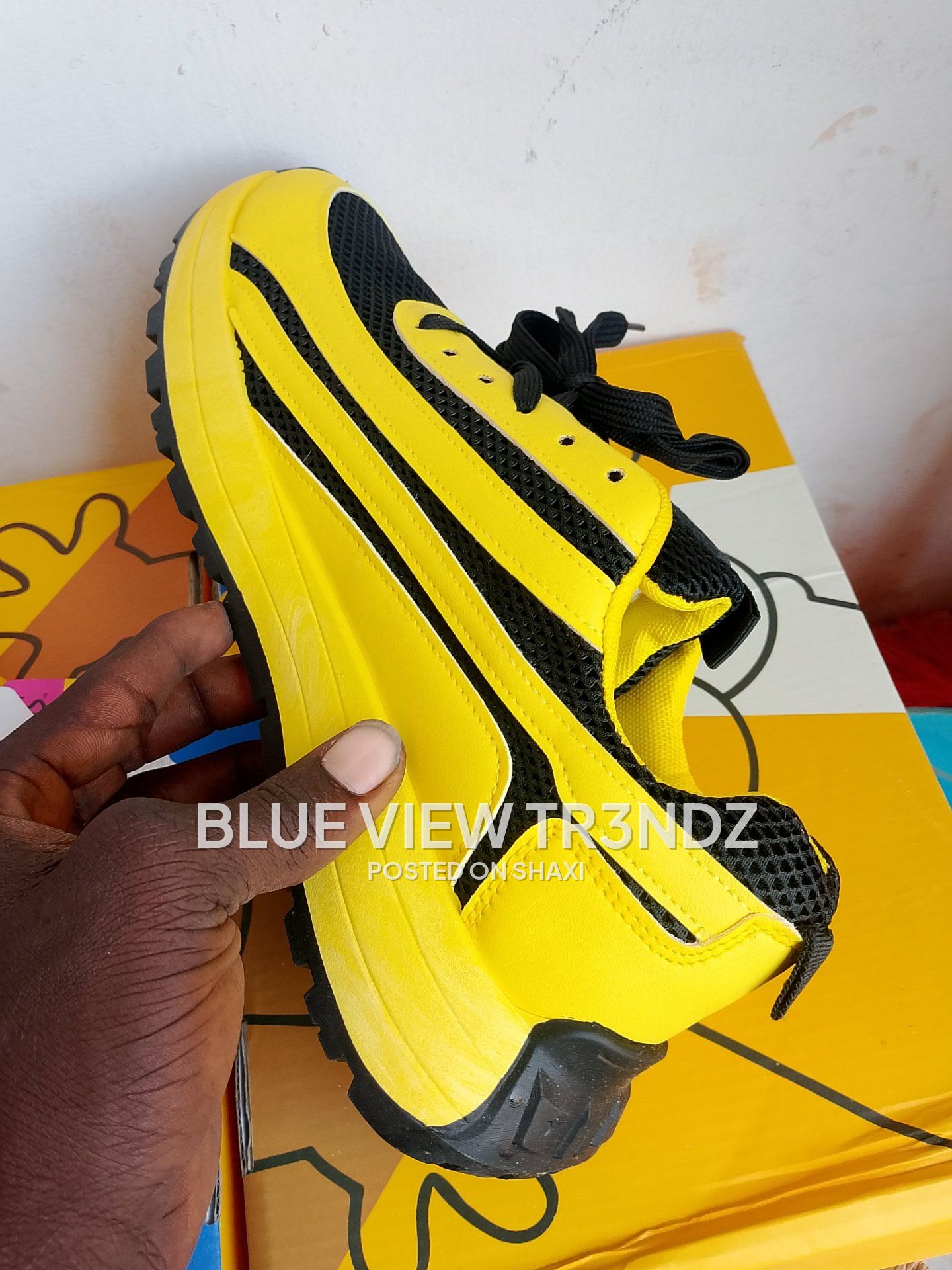 Men's Trendy Sneakers photo 1