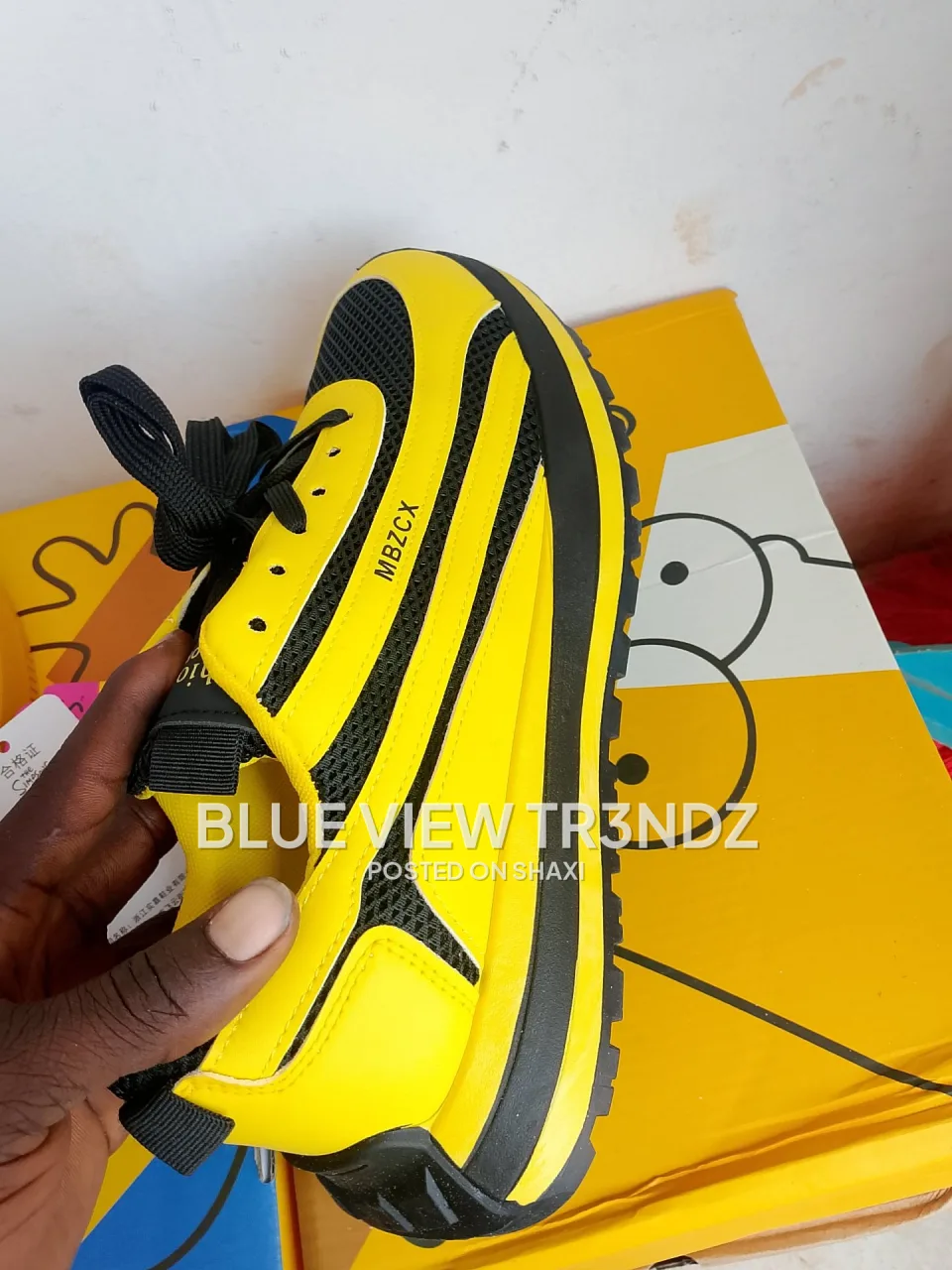 Men's Trendy Sneakers photo 2