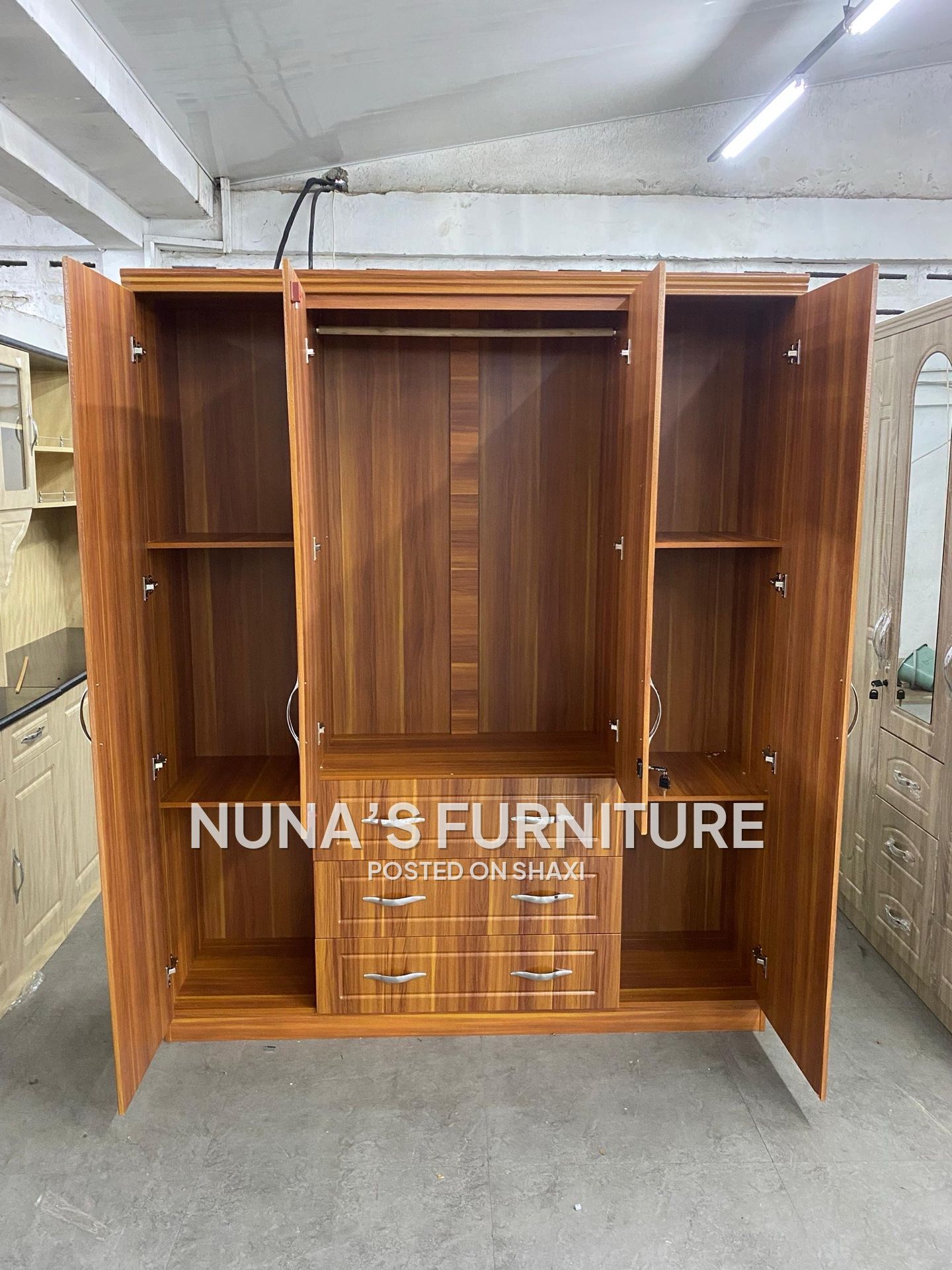 4in 1 wardrobe with mirror photo 2