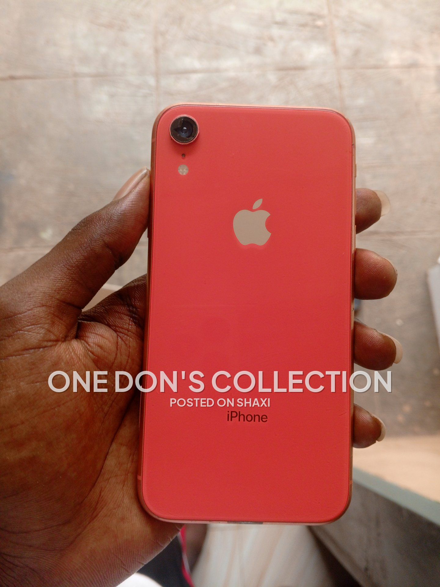 iPhone XR photo 1