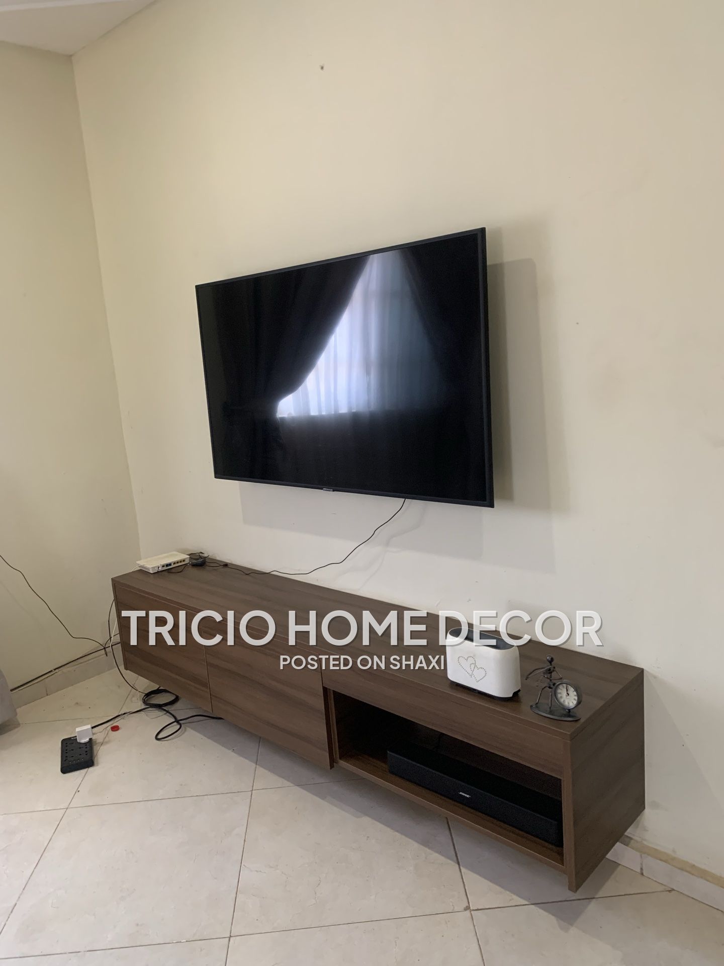 Tv Console photo 1