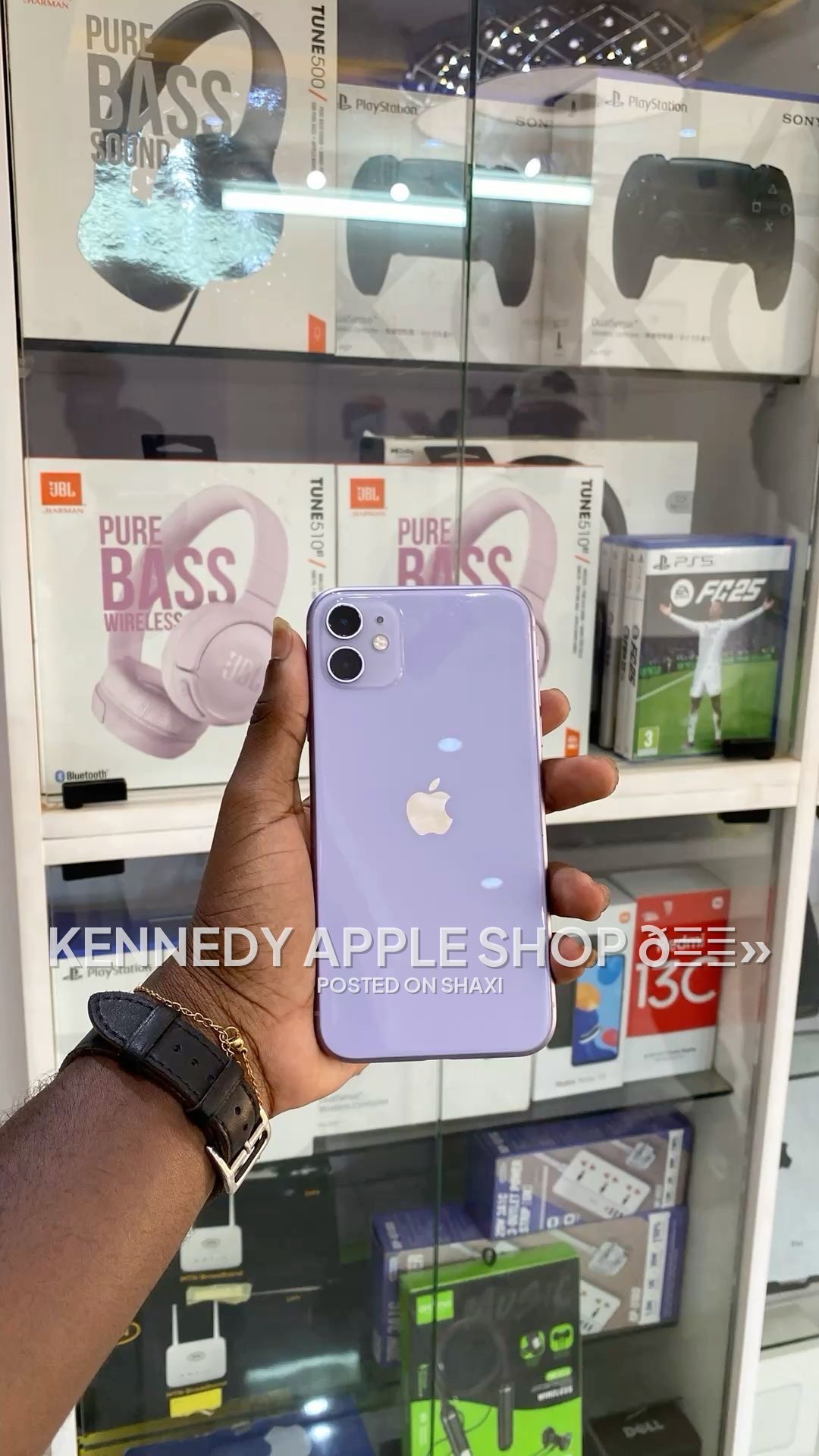 iPhone 11 photo 3