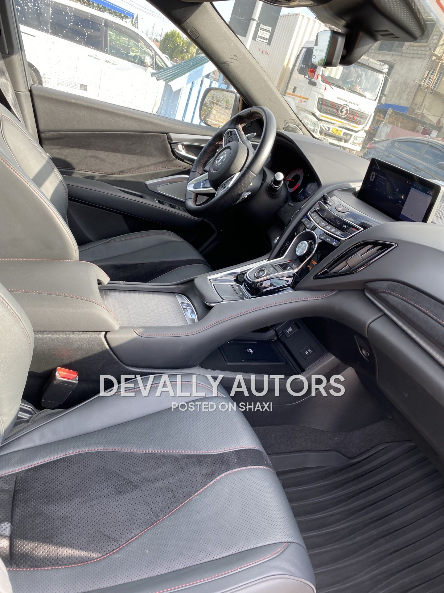 Acura Rdx 2023 model fully loaded . Push to start wise less charger very neat 🔐 photo 7
