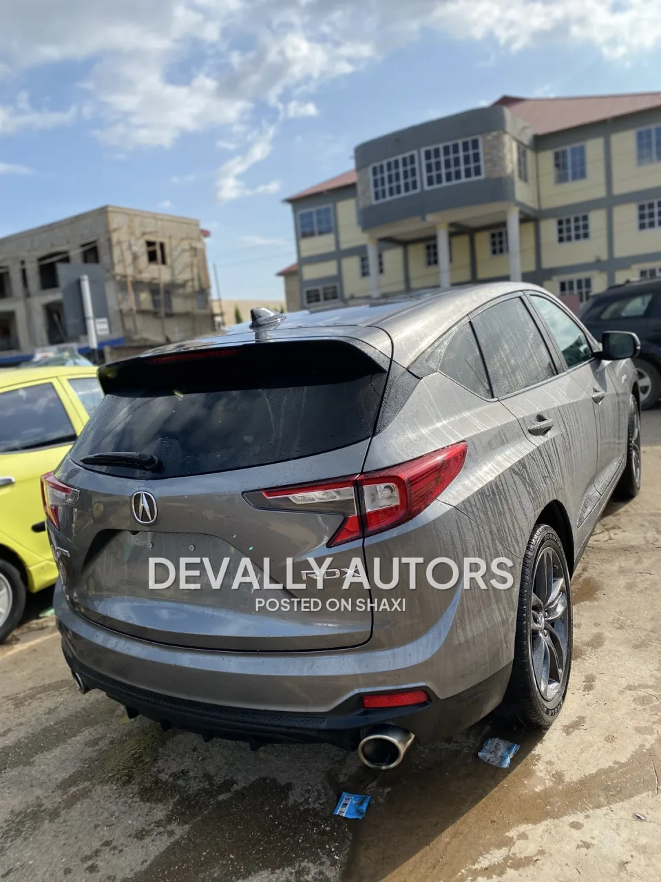 Acura Rdx 2023 model fully loaded . Push to start wise less charger very neat 🔐 photo 2