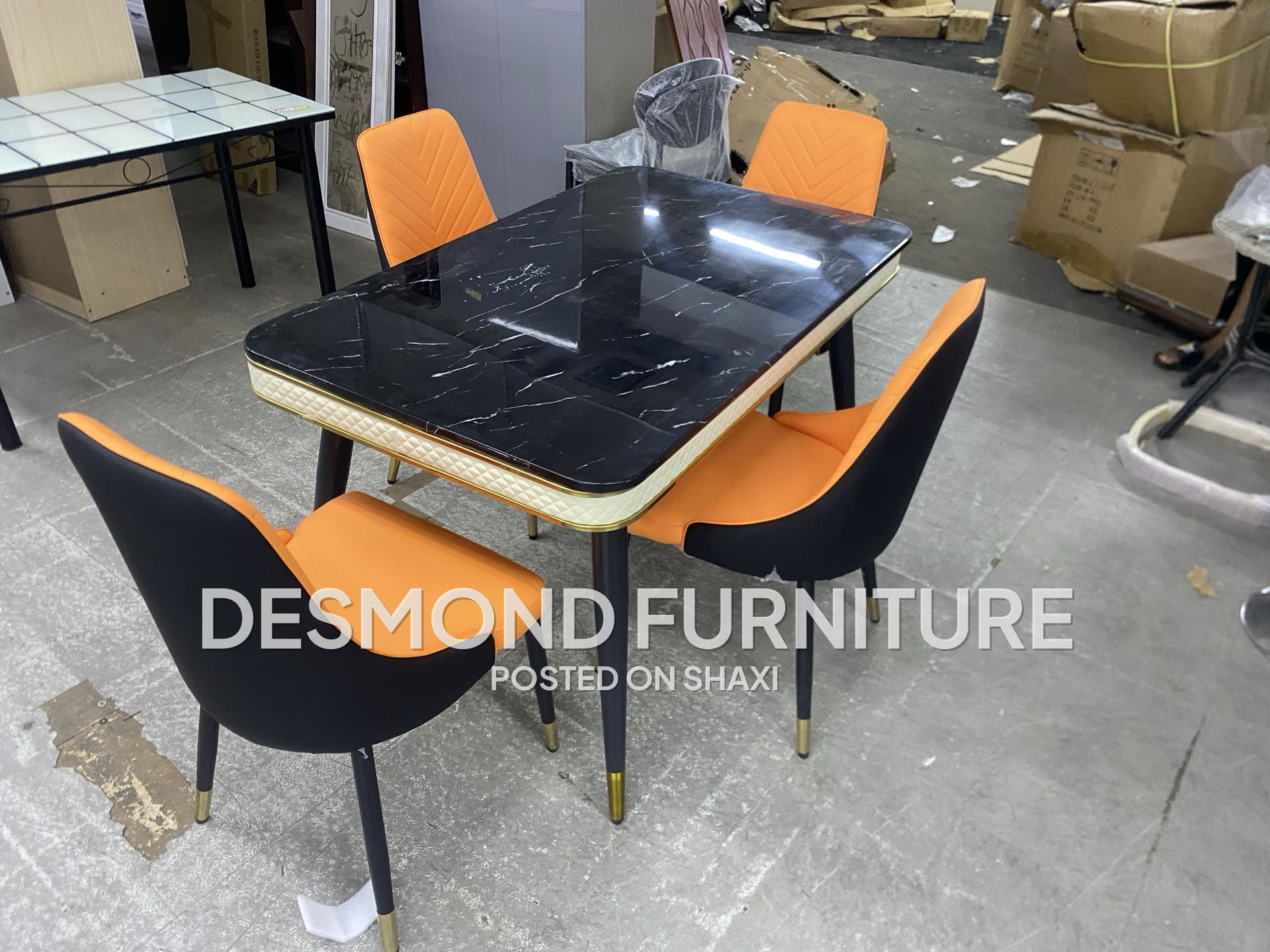 Dining table with four chairs photo 1