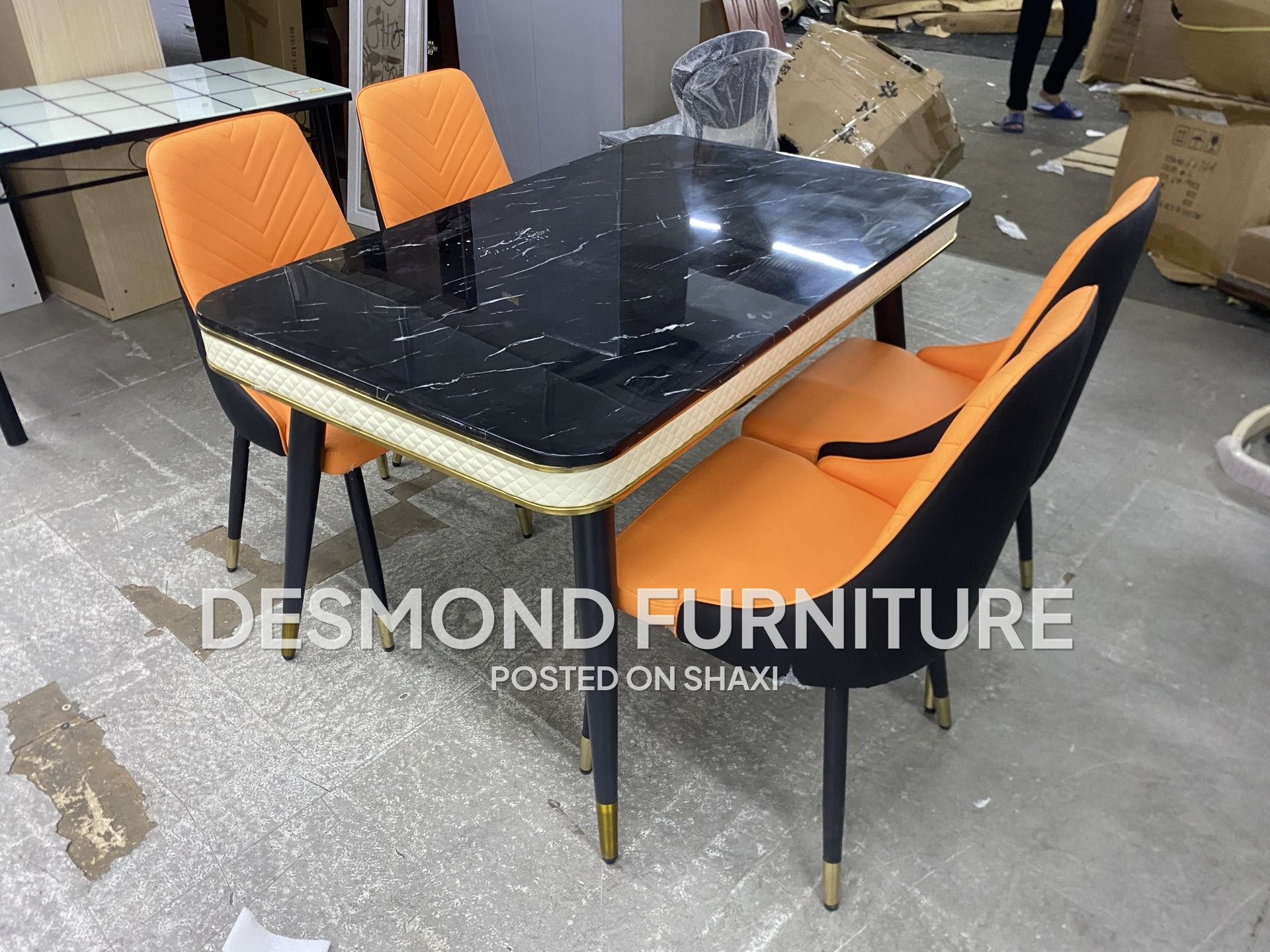 Dining table with four chairs photo 2