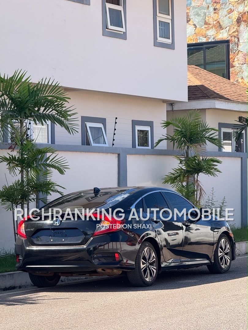 2017 Honda civic photo 3