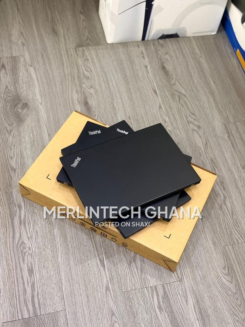 LENOVO ThinkPad T490s photo 1