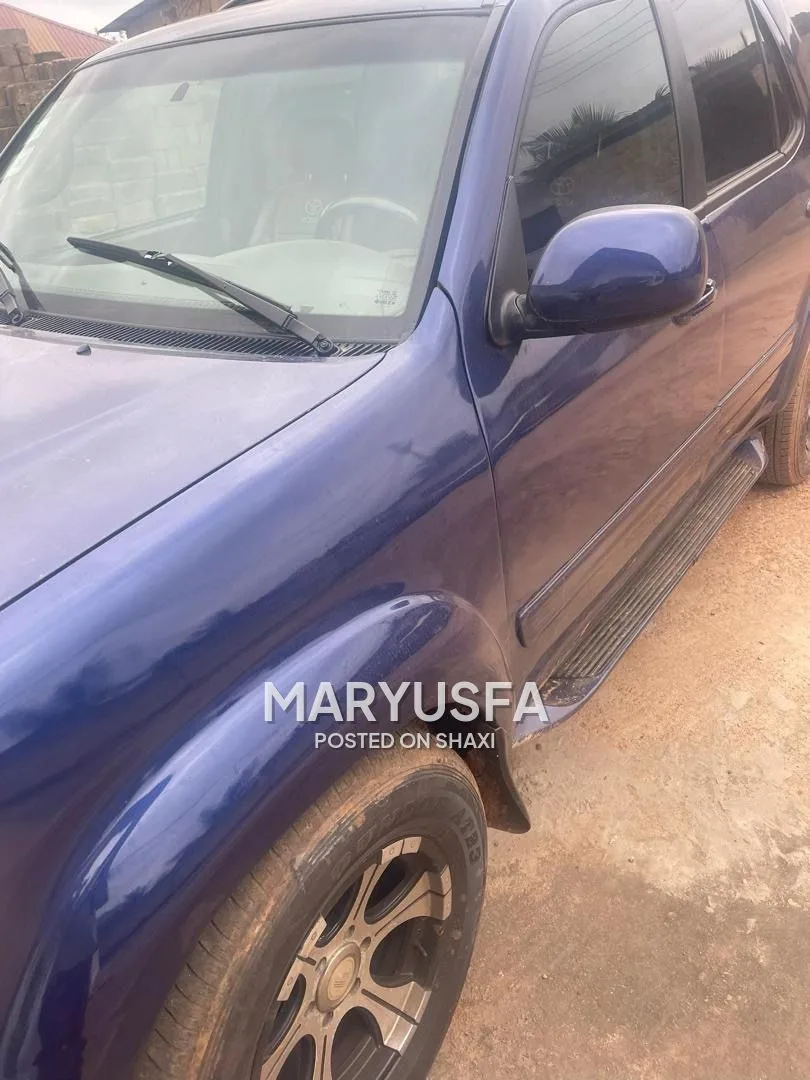 Toyota sequoia photo 3
