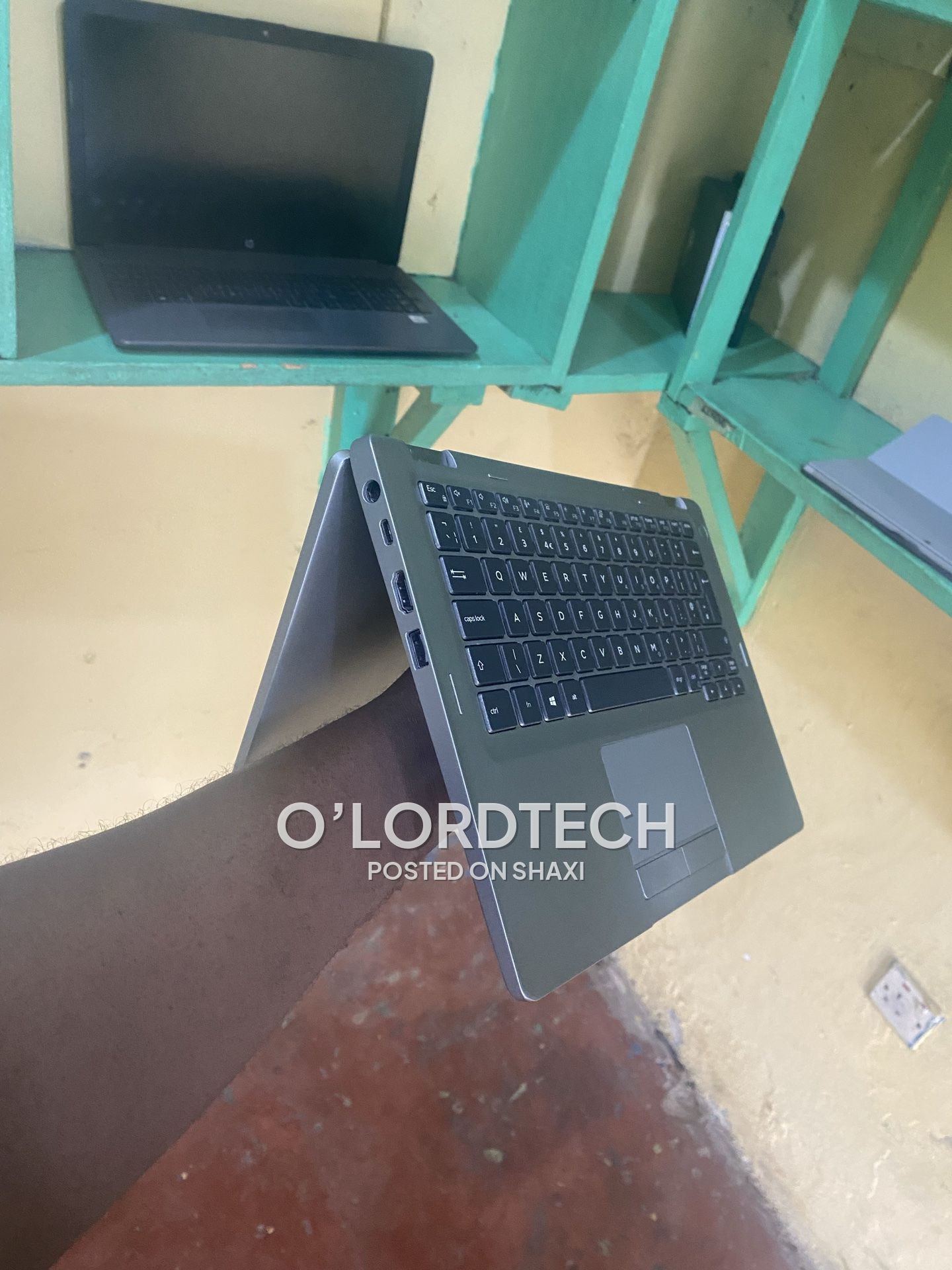 Dall Latitude 5310 2 in 1 i5 10 Generation photo 5