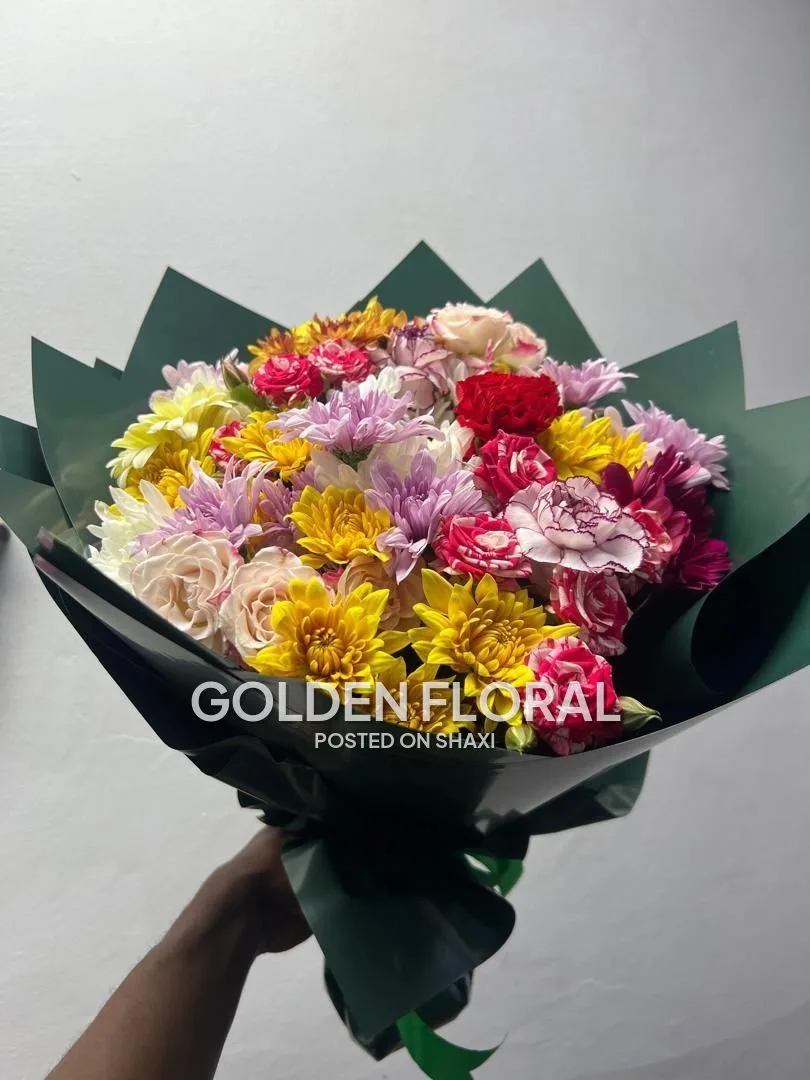 Fresh flower bouquets and arrangements photo 9