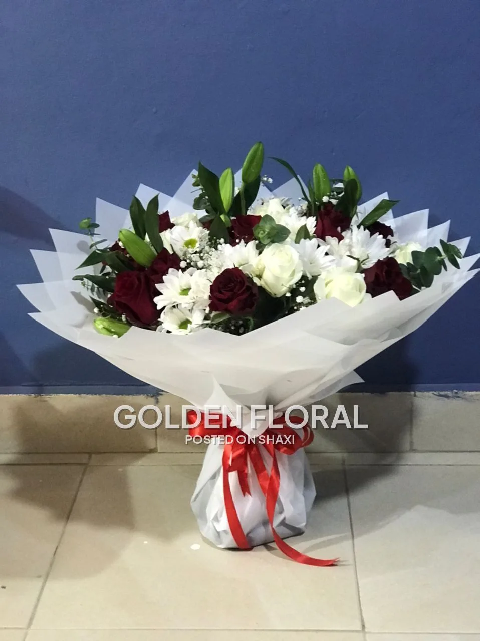 Fresh flower bouquets and arrangements photo 4