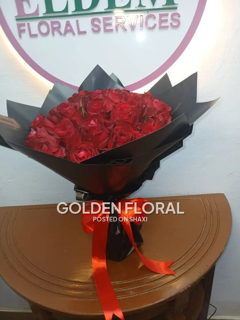 Fresh flower bouquets and arrangements photo 5
