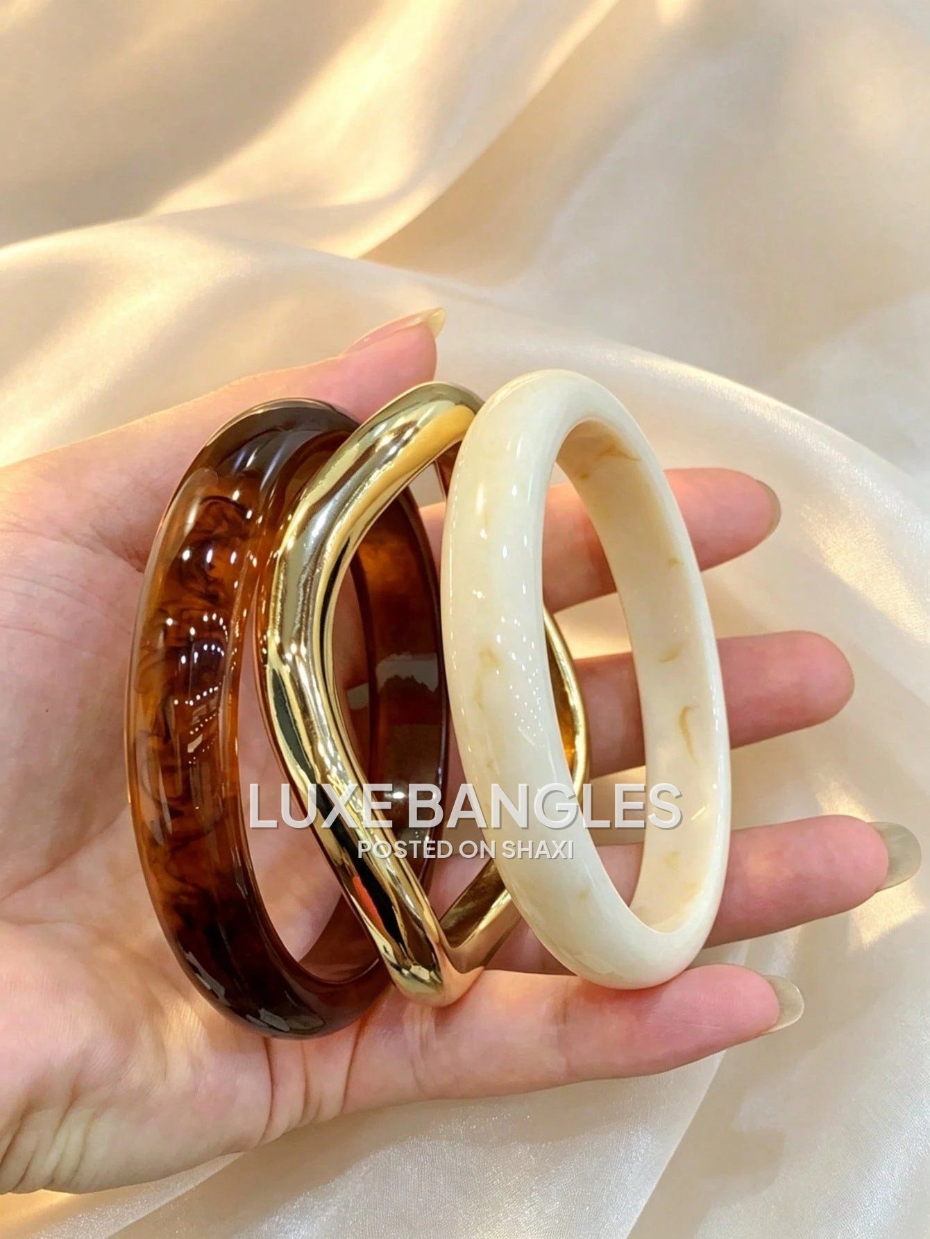 Lady's bangles, bracelet and earrings photo 3