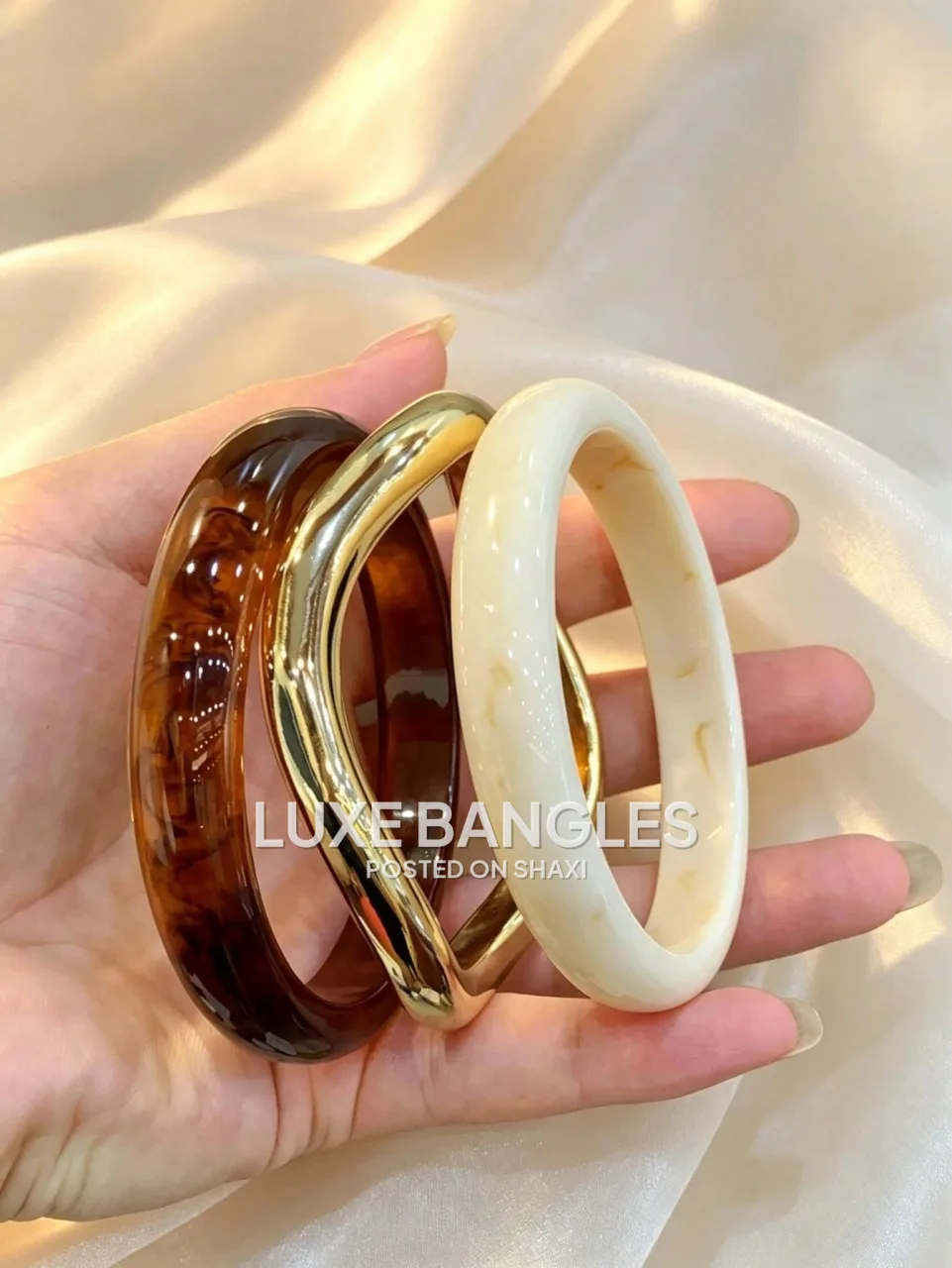 Lady's bangles, bracelet and earrings photo 3