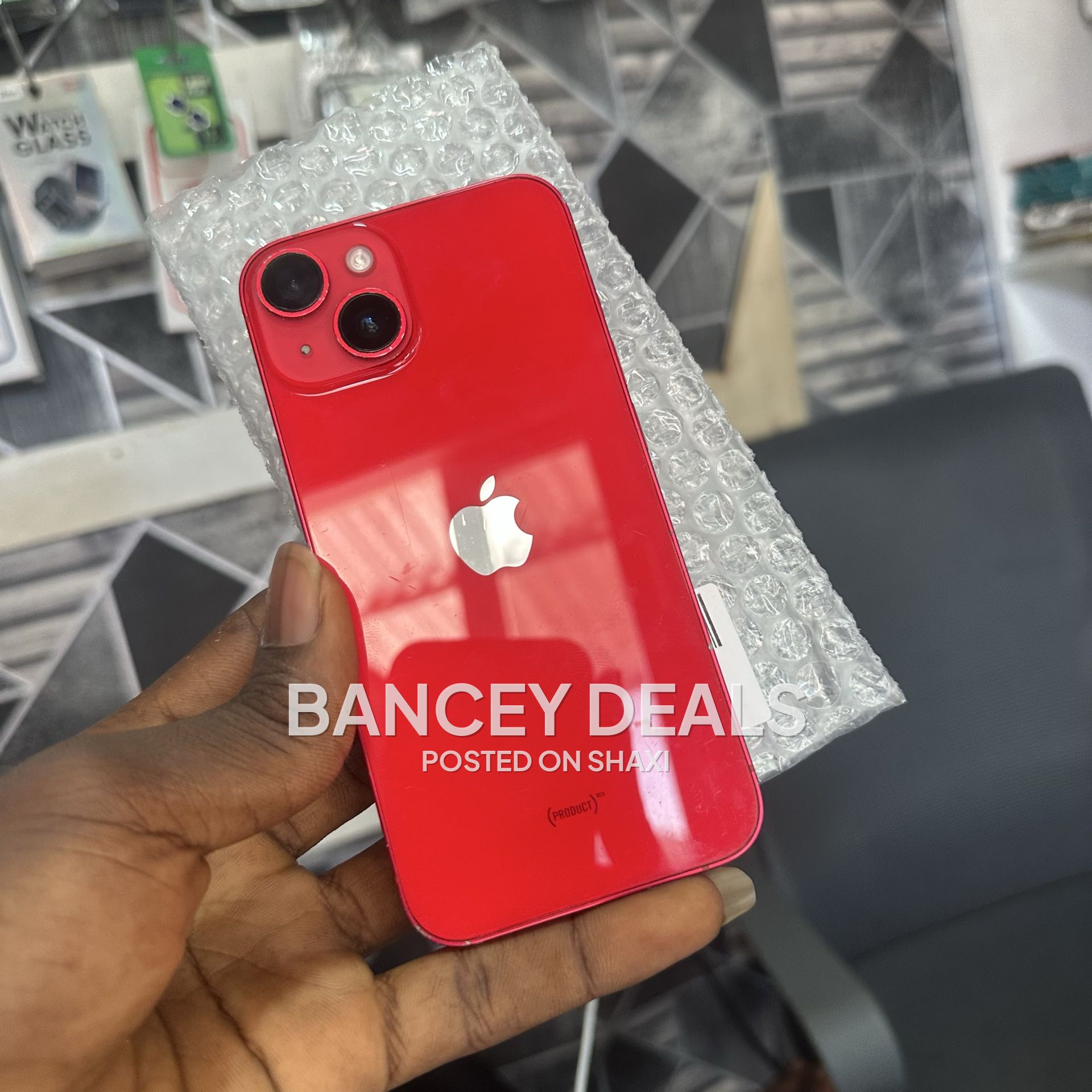 iPhone 14 red photo 2
