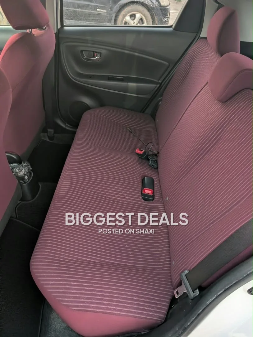 2015 Toyota vitz photo 8