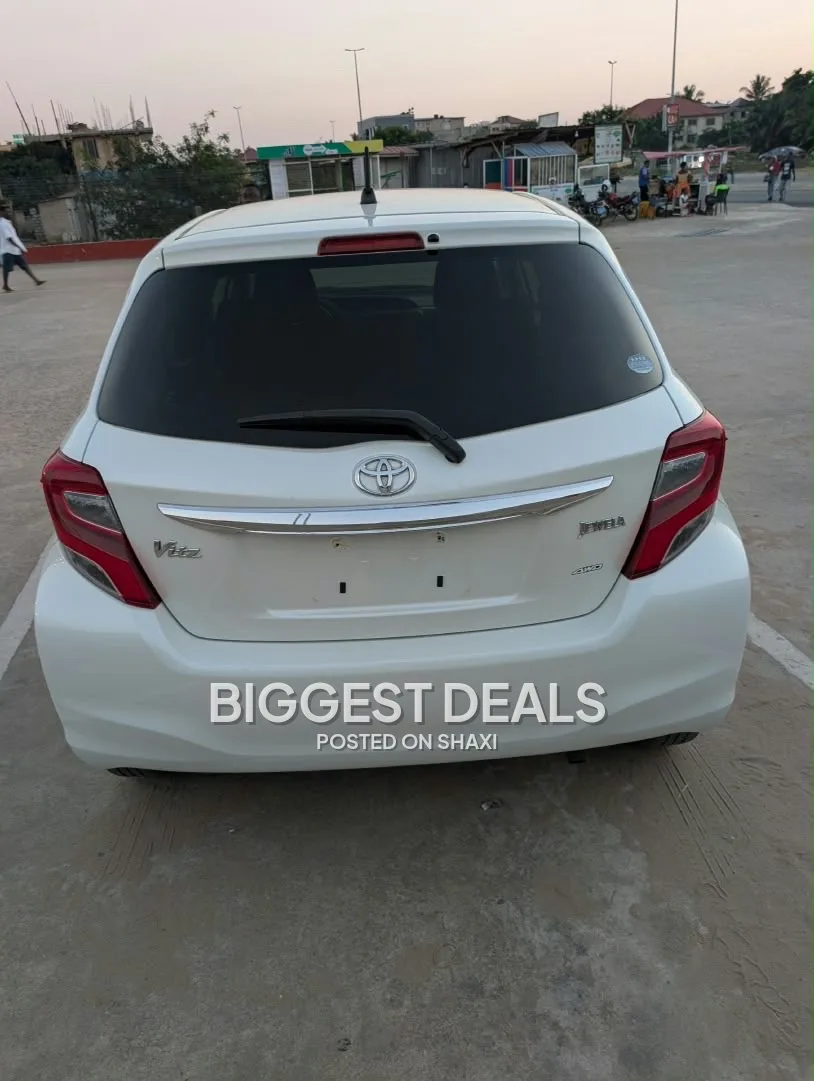2015 Toyota vitz photo 10