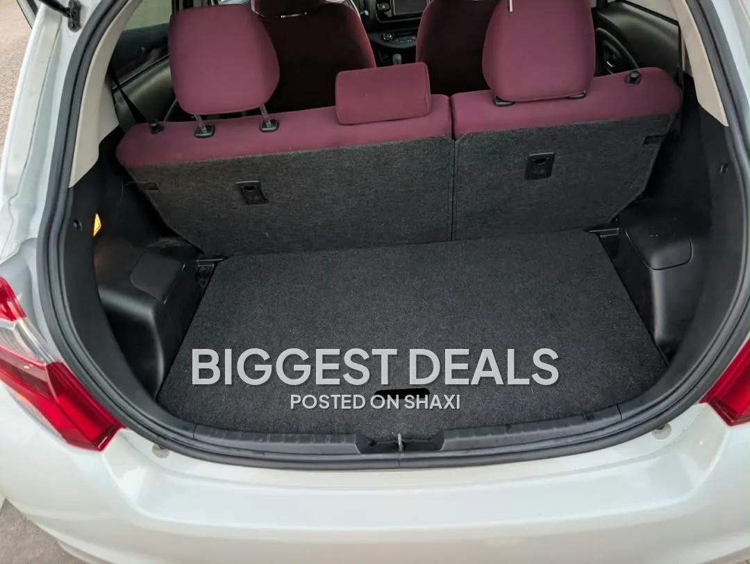 2015 Toyota vitz photo 9