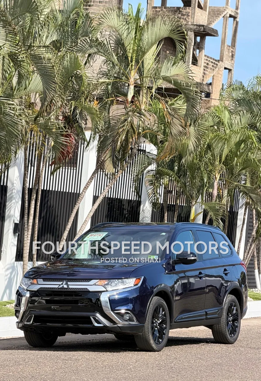 2019 Mitsubishi outlander limited edition photo 2