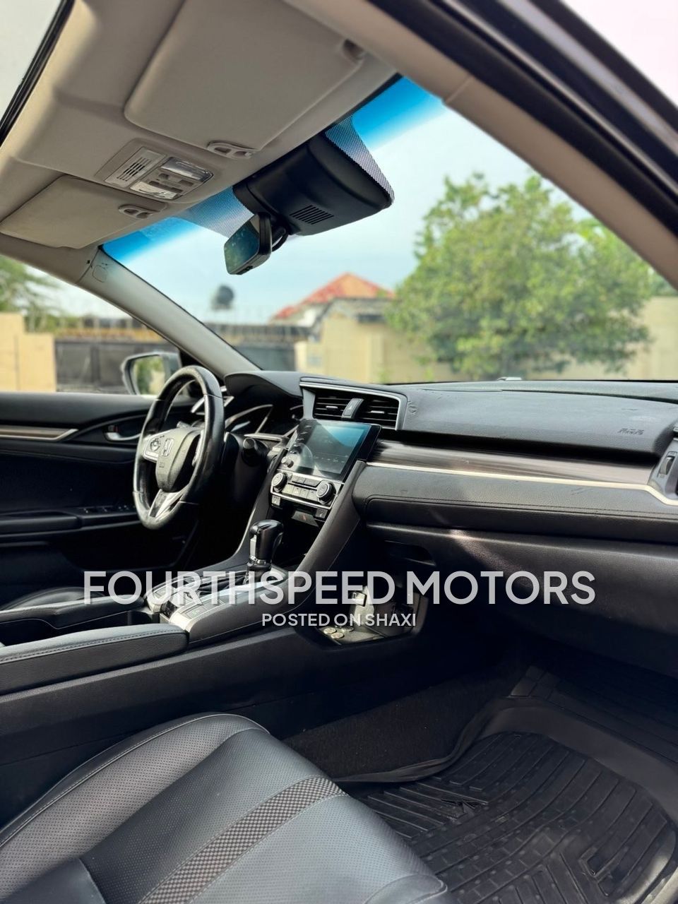 2019 Honda Civic Touring photo 6