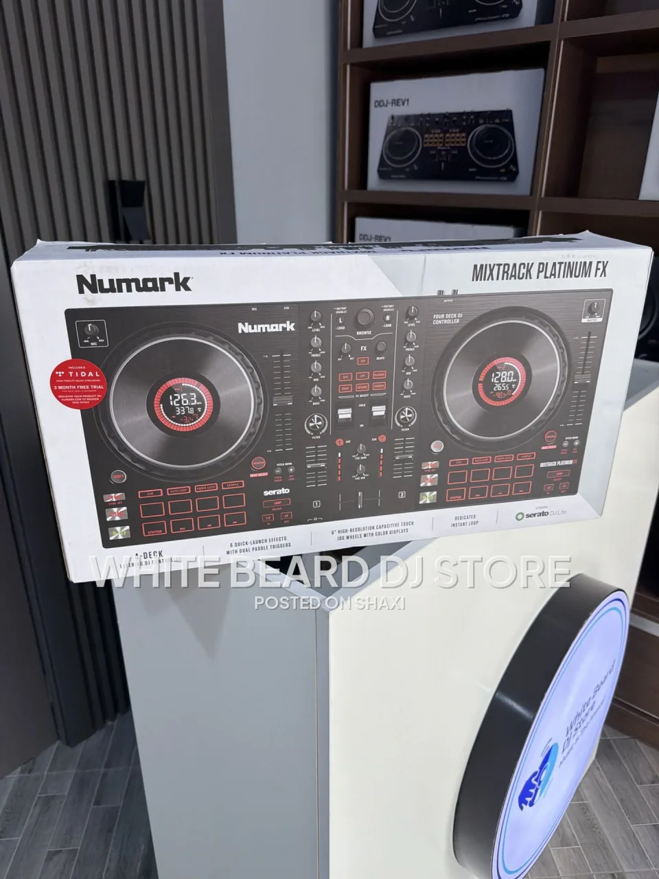 Numark Mixtrack Platinum FX 4-Deck Serato DJ Controller with Jog Wheel Displays and FX Paddles photo 5