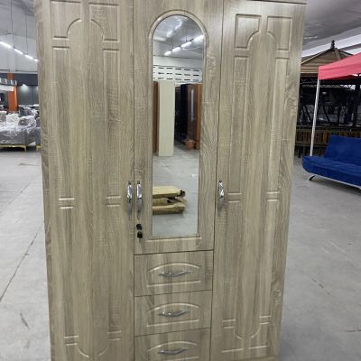 3 doors wardrobe with a mirror