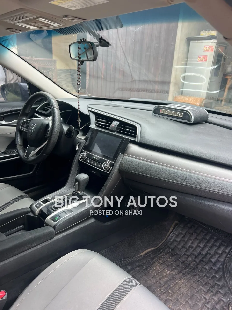Honda civic 2017 model photo 3