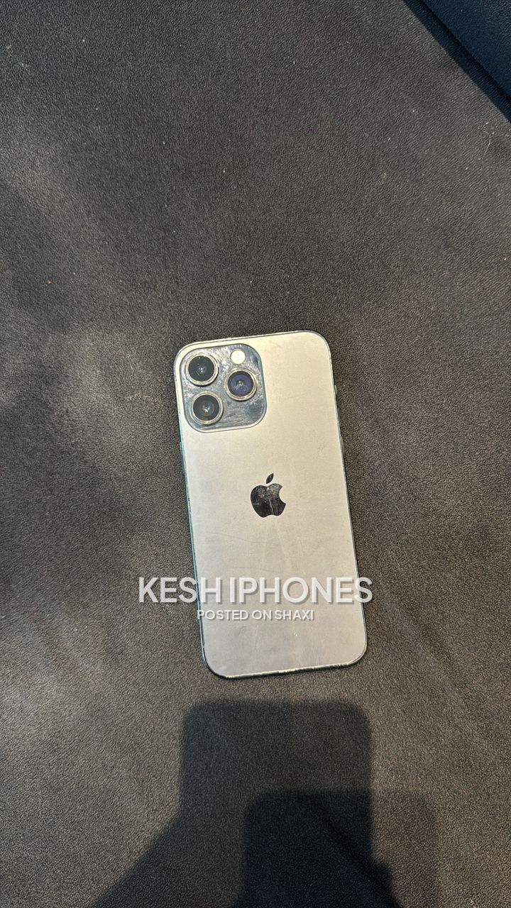iPhone 14pro max 256 Physical sim Face ID ✅ BH 95 photo 2