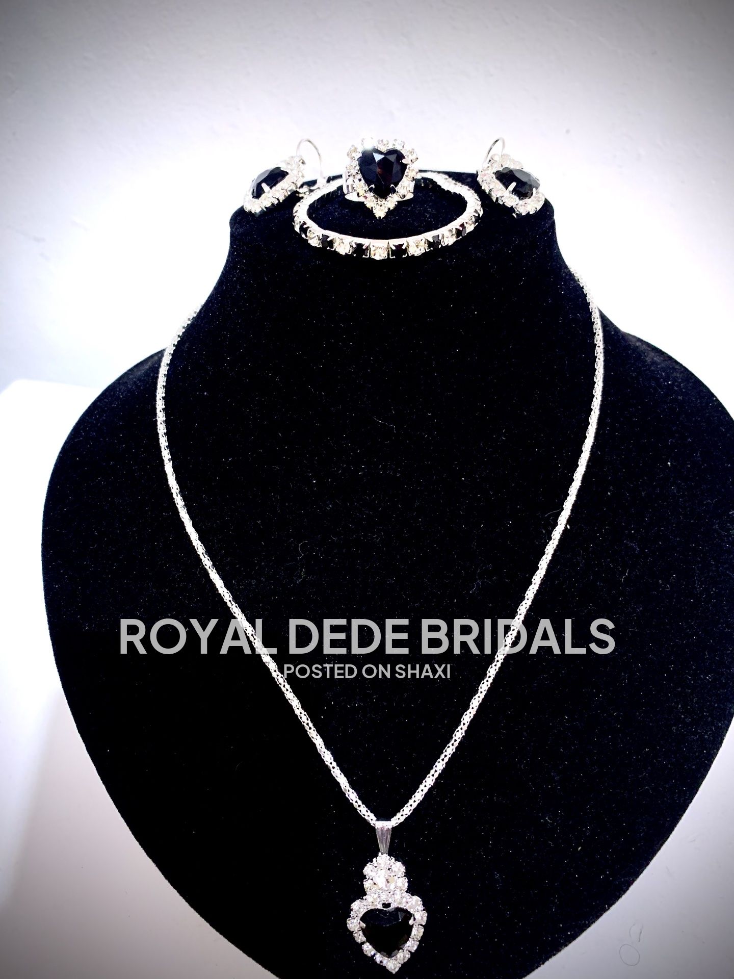 Silver jewelry set photo 3