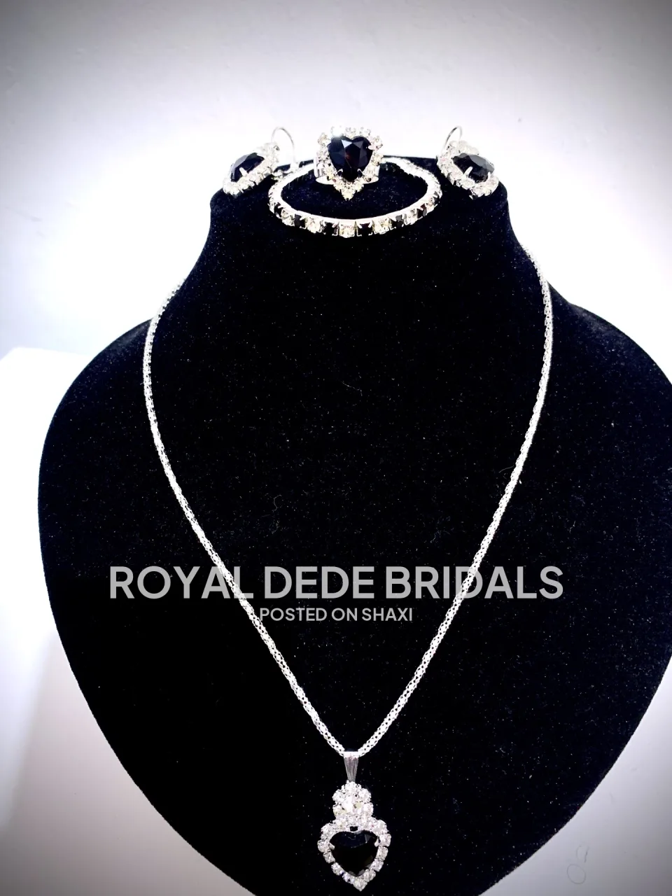 Silver jewelry set photo 3