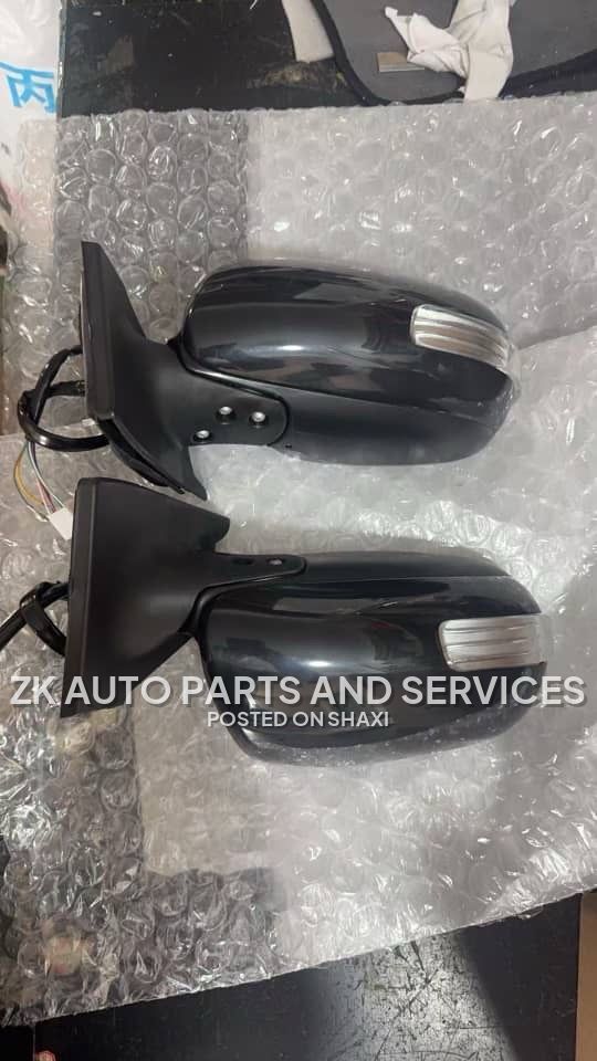 Toyota Vitz Driving mirrors photo 2