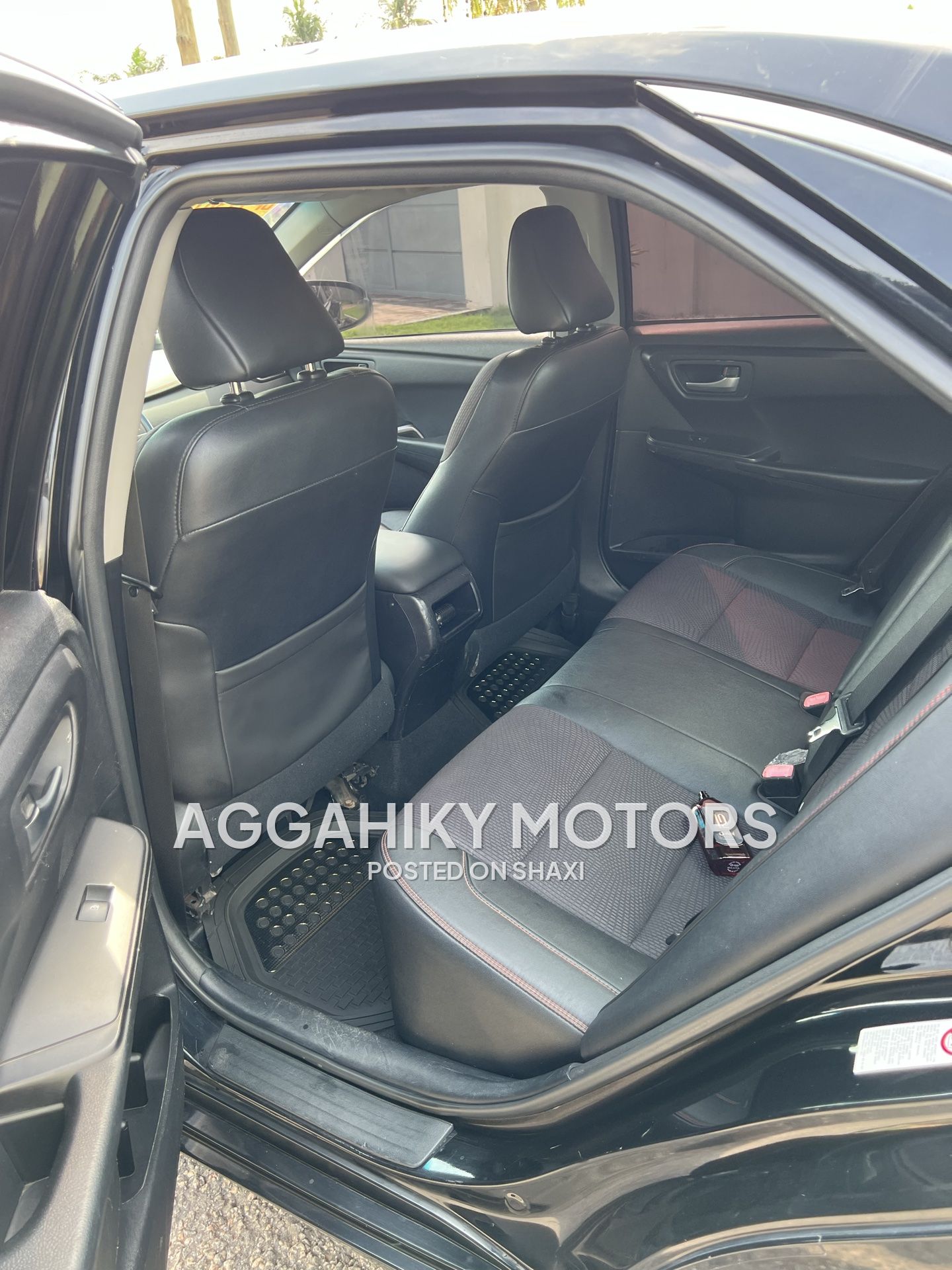 Toyota Camry photo 6