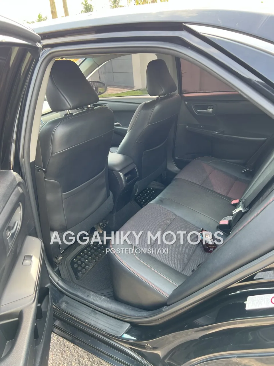 Toyota Camry photo 6