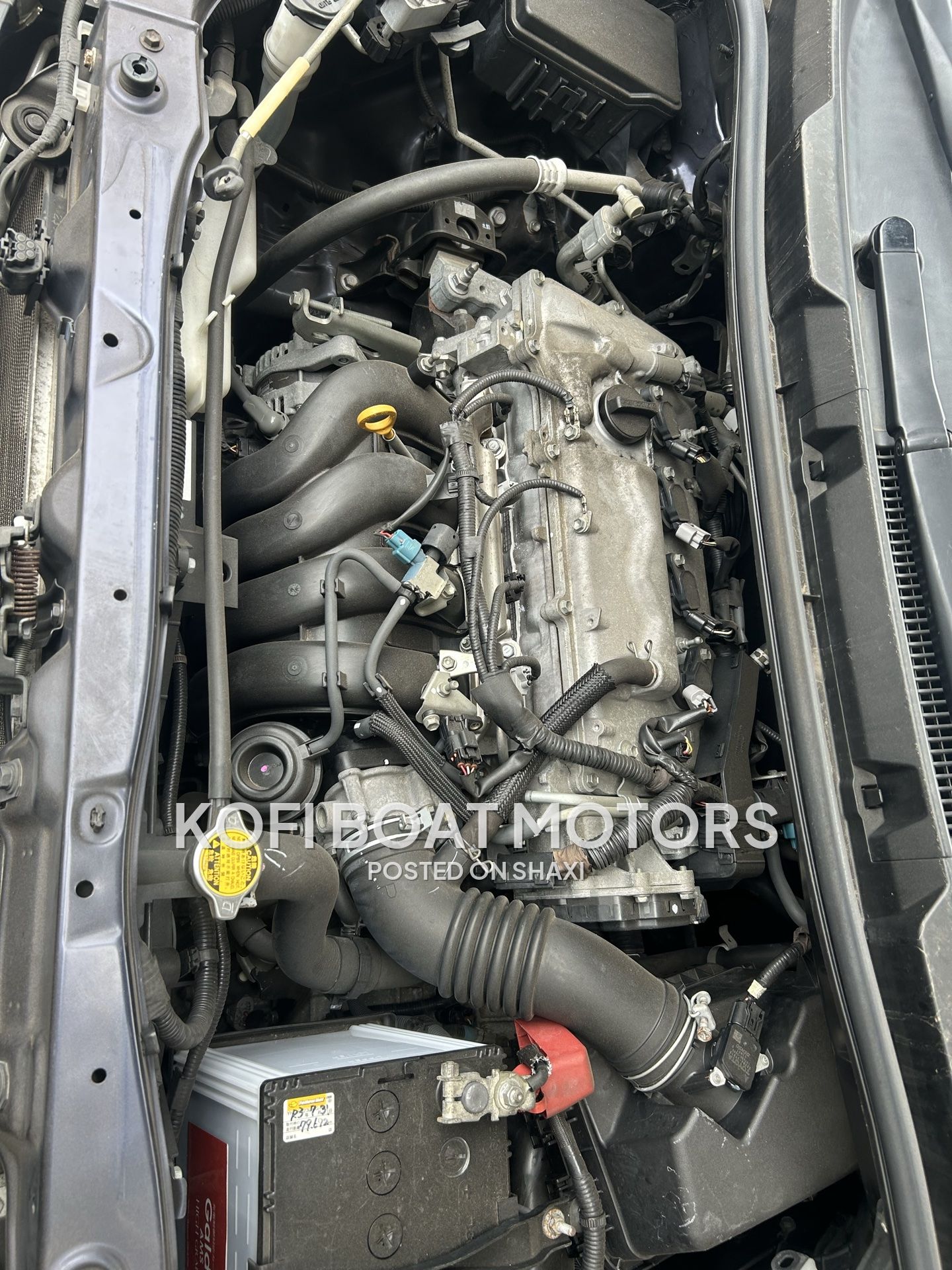 2013 Toyota Voxy photo 2