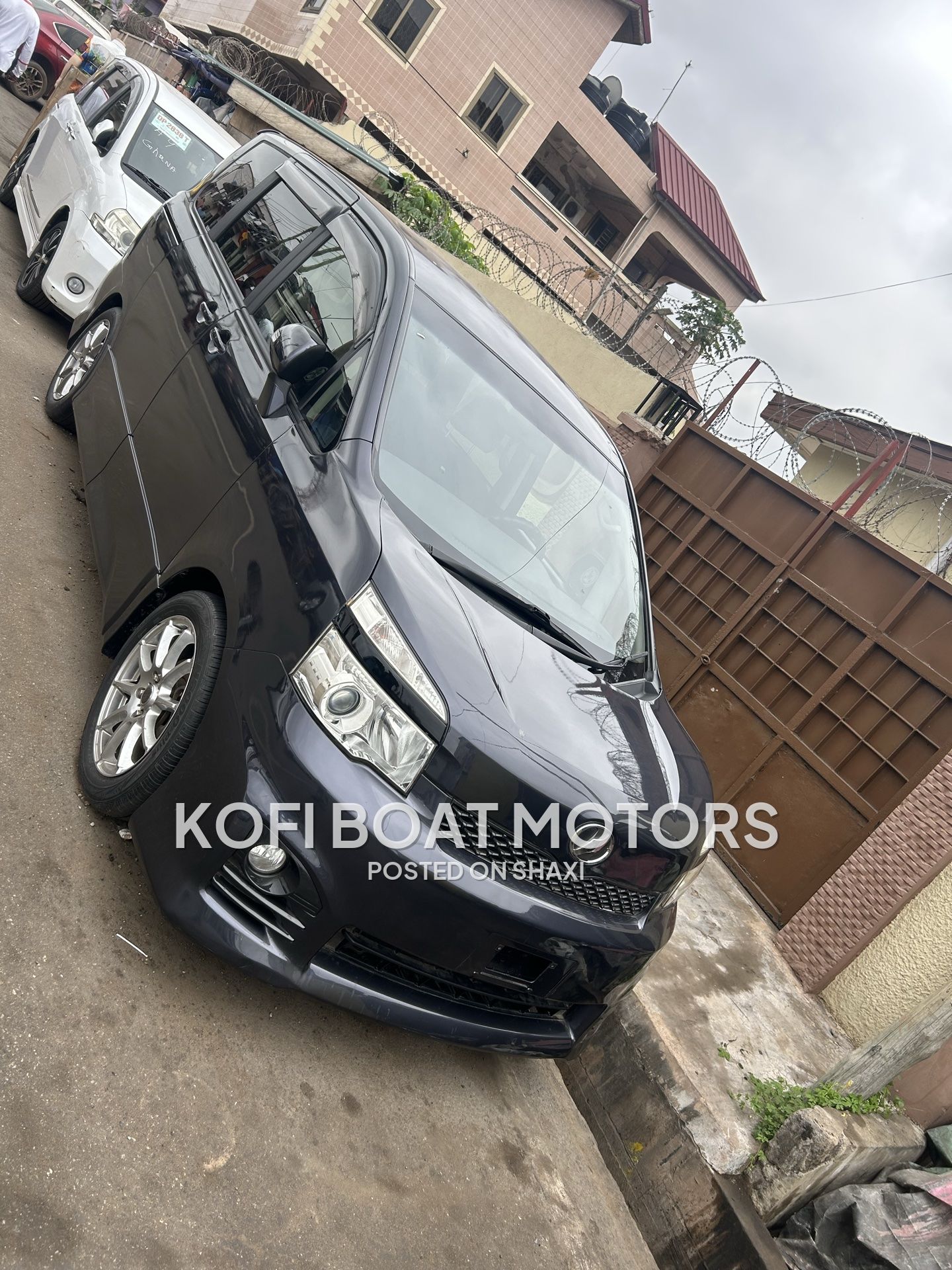 2013 Toyota Voxy photo 1