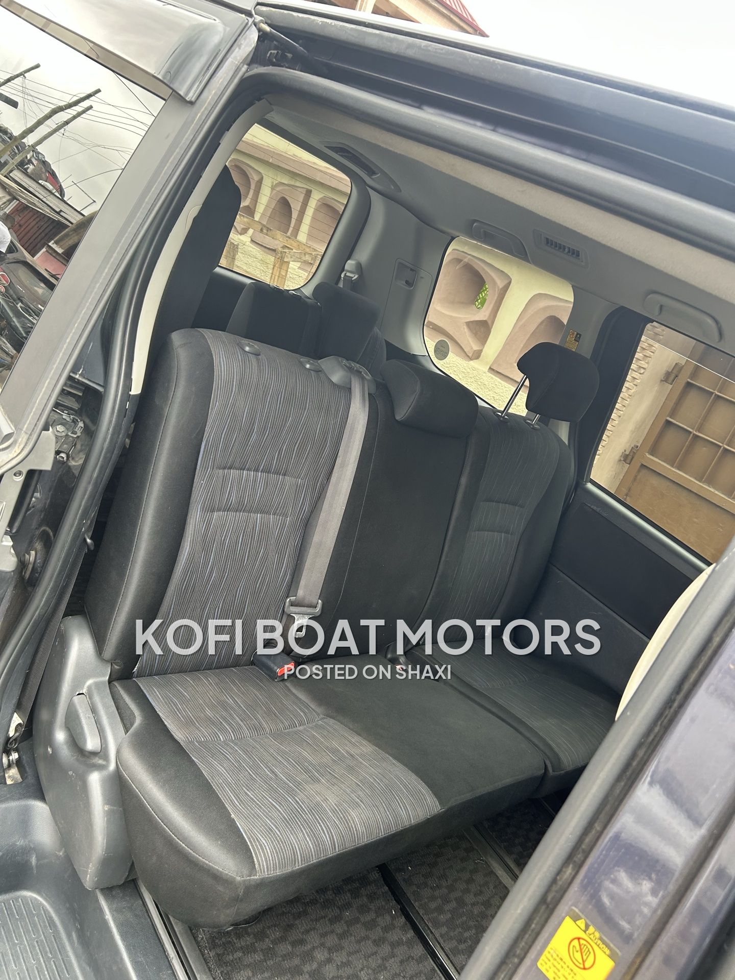 2013 Toyota Voxy photo 10