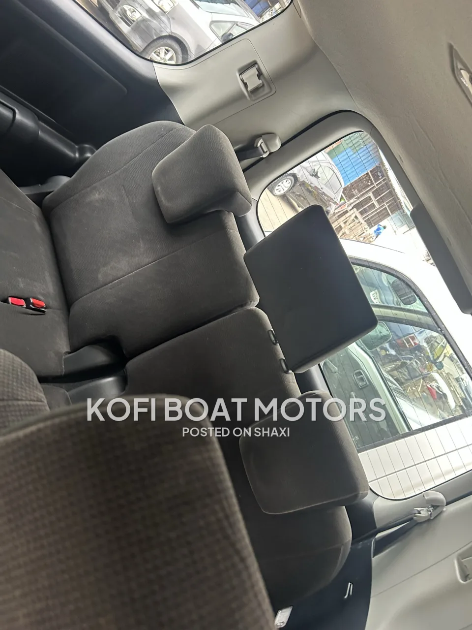 2013 Toyota Voxy photo 6