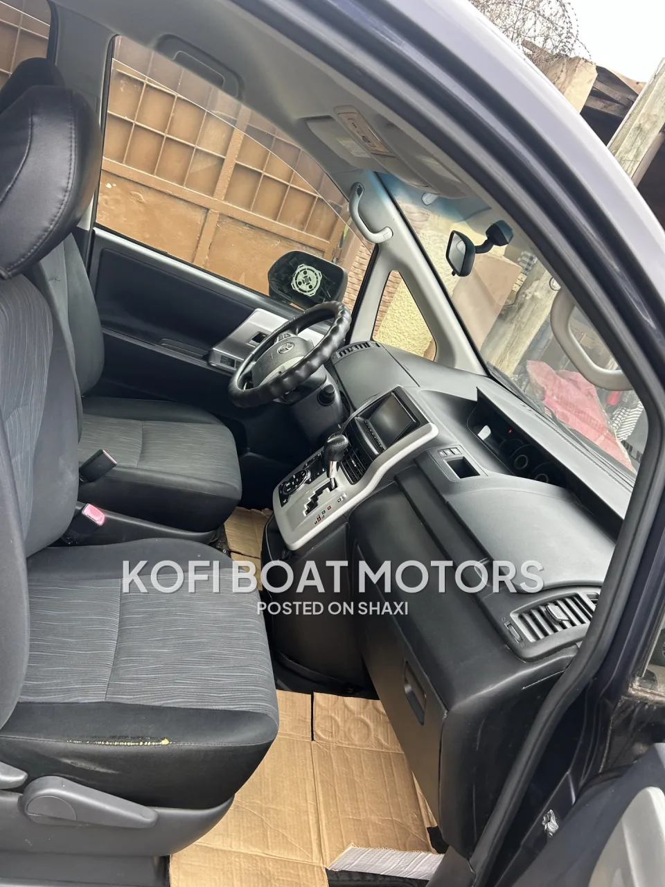 2013 Toyota Voxy photo 9