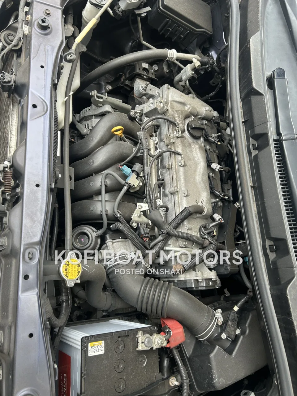 2013 Toyota Voxy photo 2