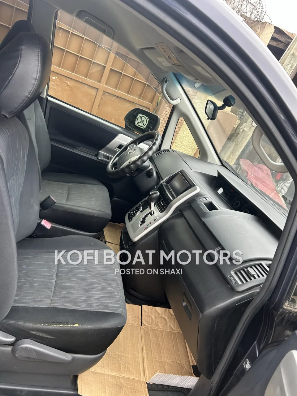 2013 Toyota Voxy photo 8